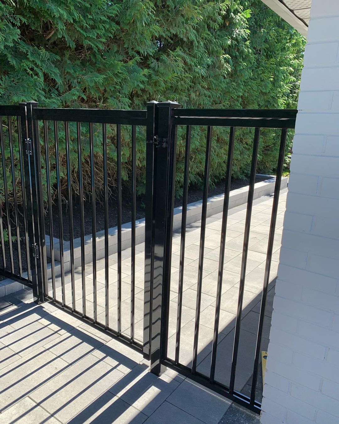 aluminum fence and gate