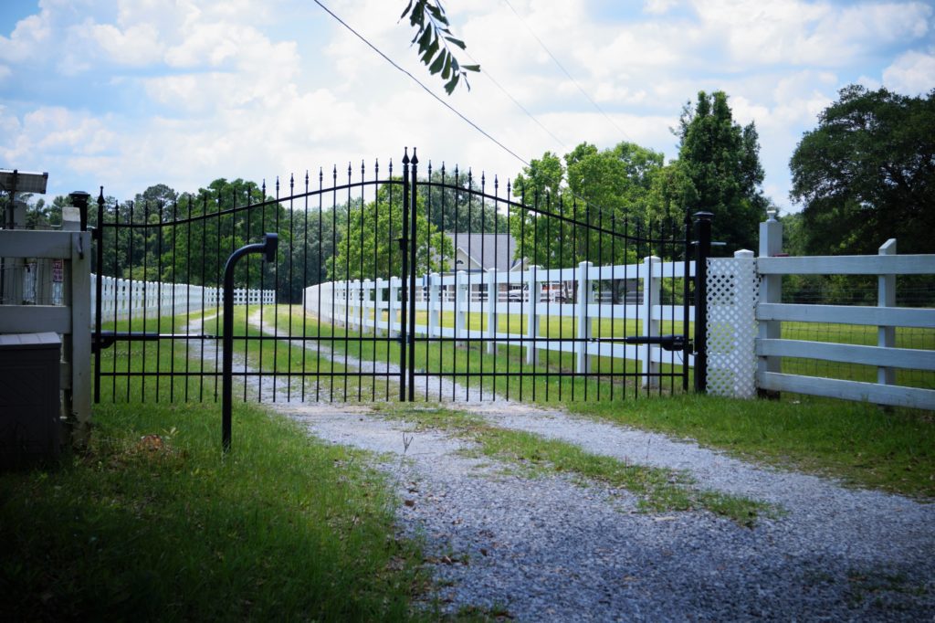 How to Maintain Your Aluminum Gates
