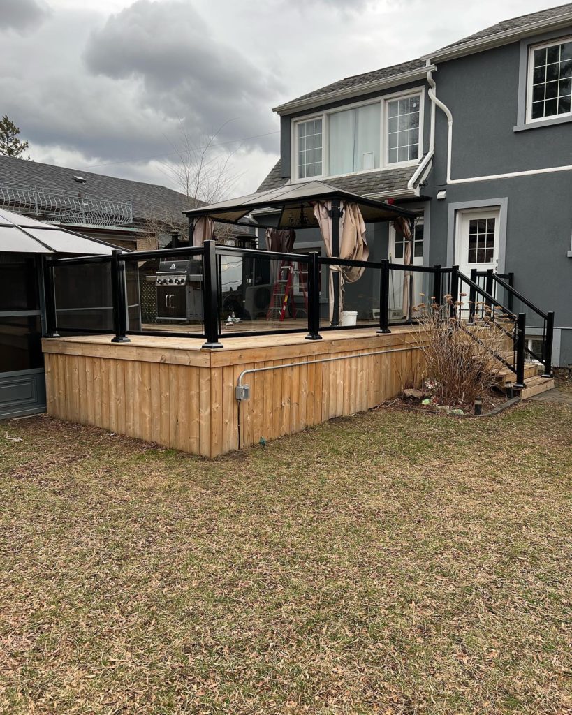 The Environmental Benefits of Aluminum and Glass Railings